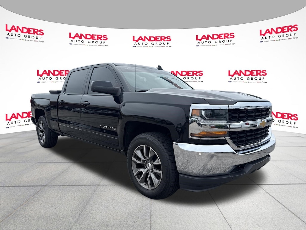 Used 2017 Chevrolet Silverado 1500 LT 4WD Crew Cab 153.0 LT w/1LT