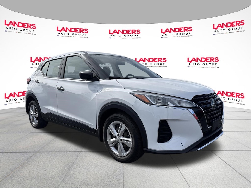 Used 2021 Nissan Kicks S S FWD