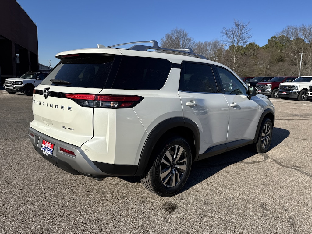 Used 2023 Nissan Pathfinder SL SL 4WD