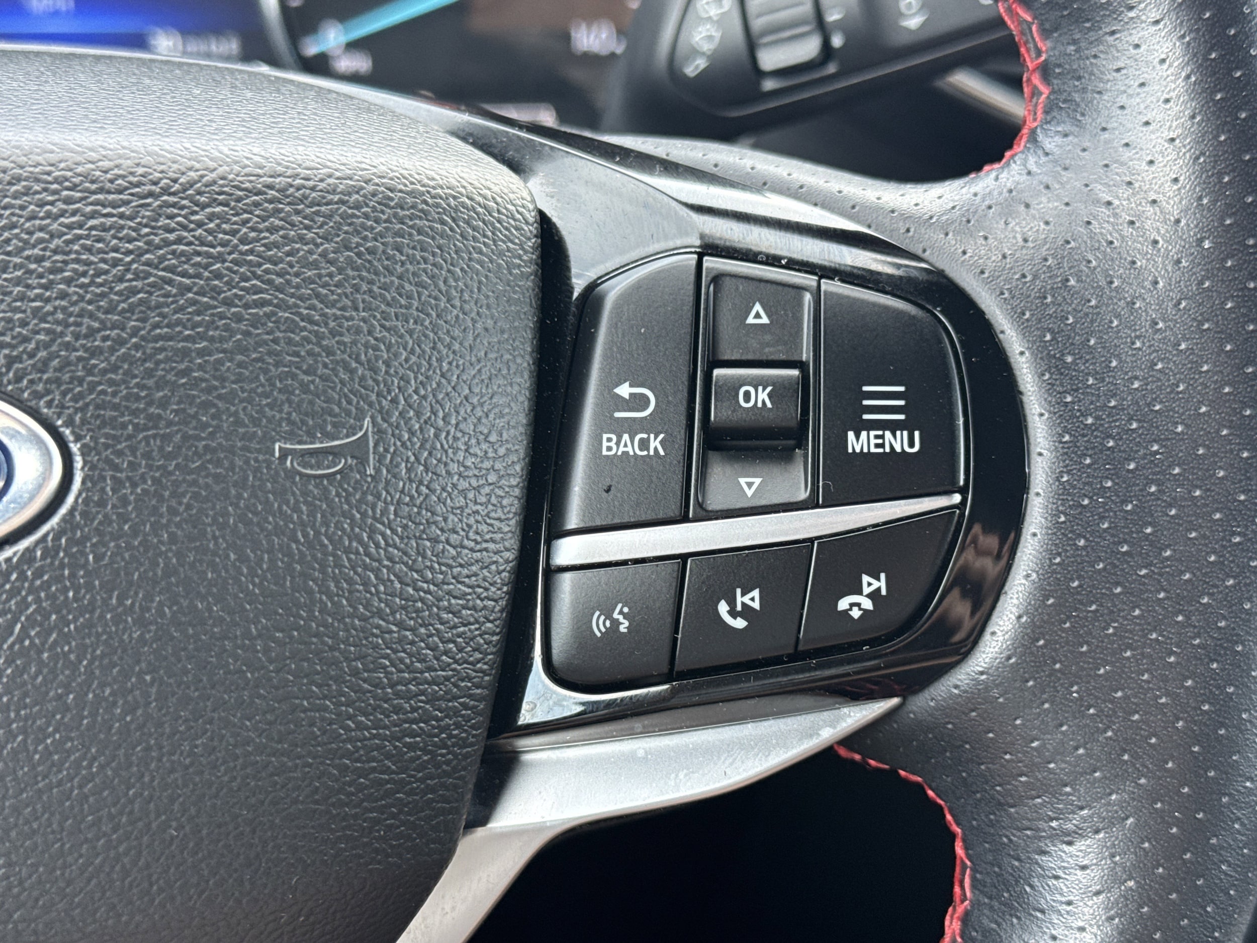 2022 Ford Explorer ST-LINE - Photo 18