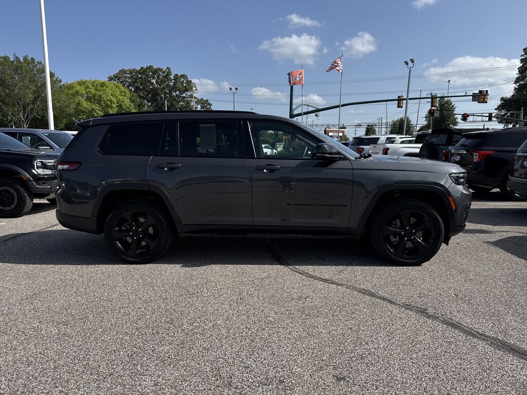 Used 2023 Jeep Grand Cherokee L Altitude X 4x4