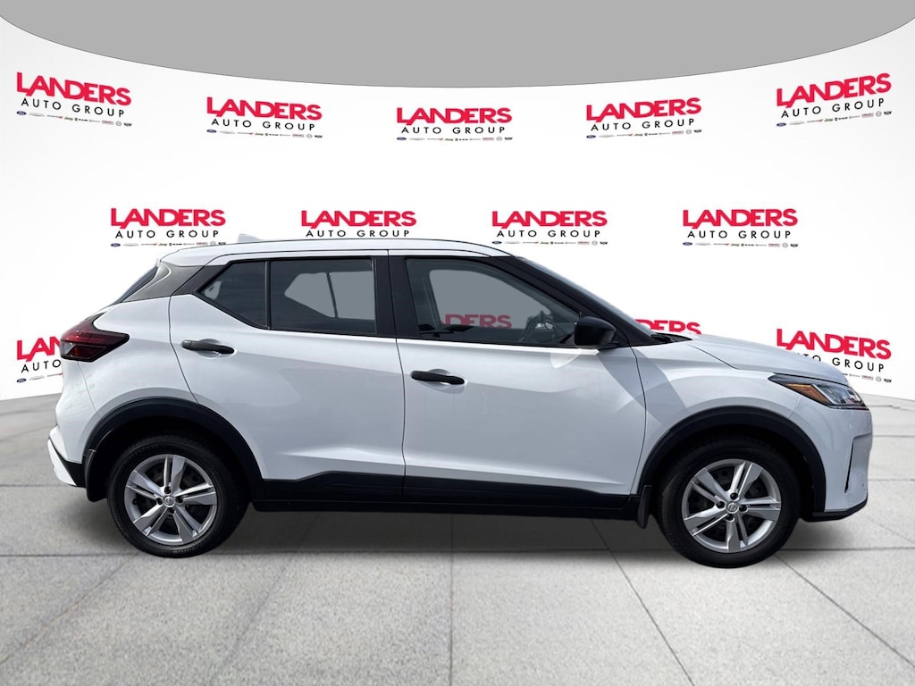Used 2021 Nissan Kicks S S FWD