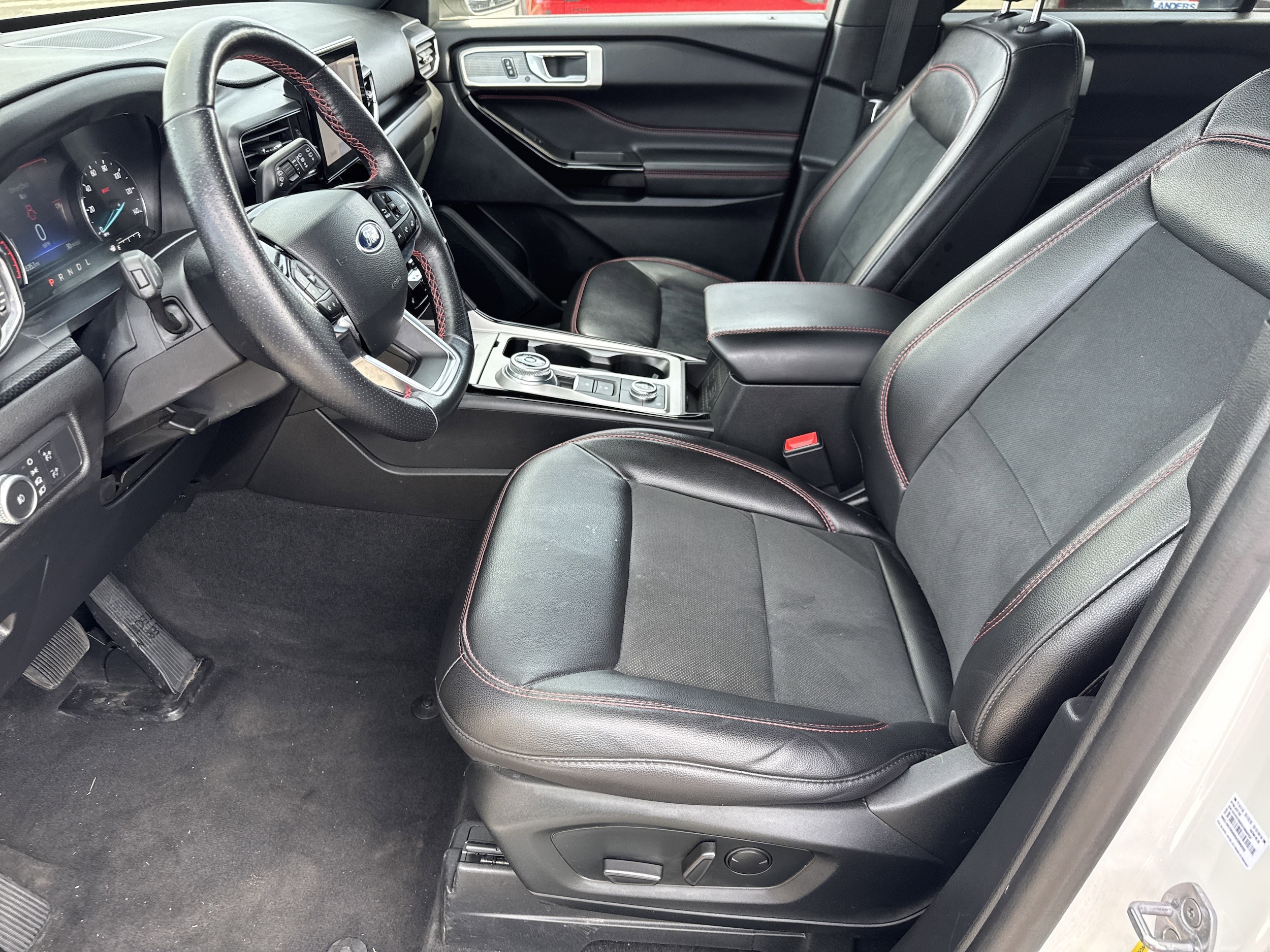 2022 Ford Explorer ST-LINE - Photo 10