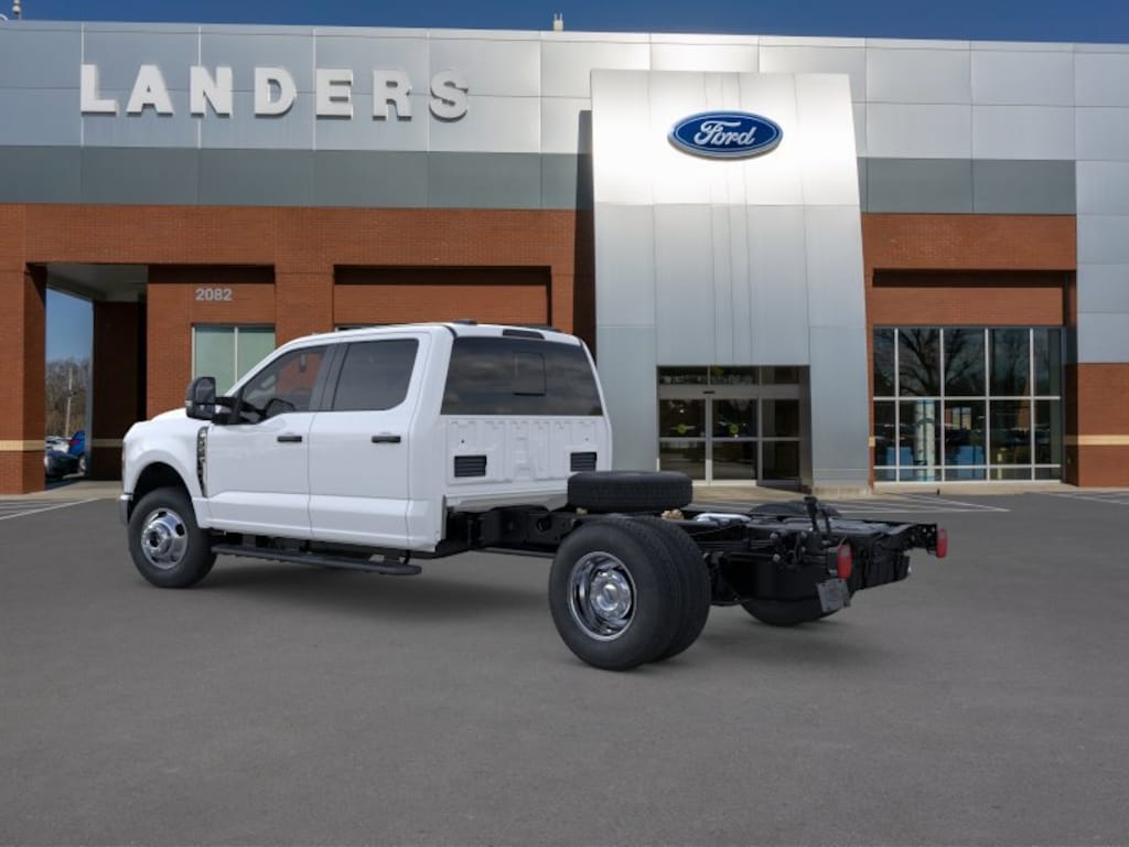 New 2026 Ford Super Duty F-350 DRW XL XL 4WD Crew Cab 179 WB 60 CA