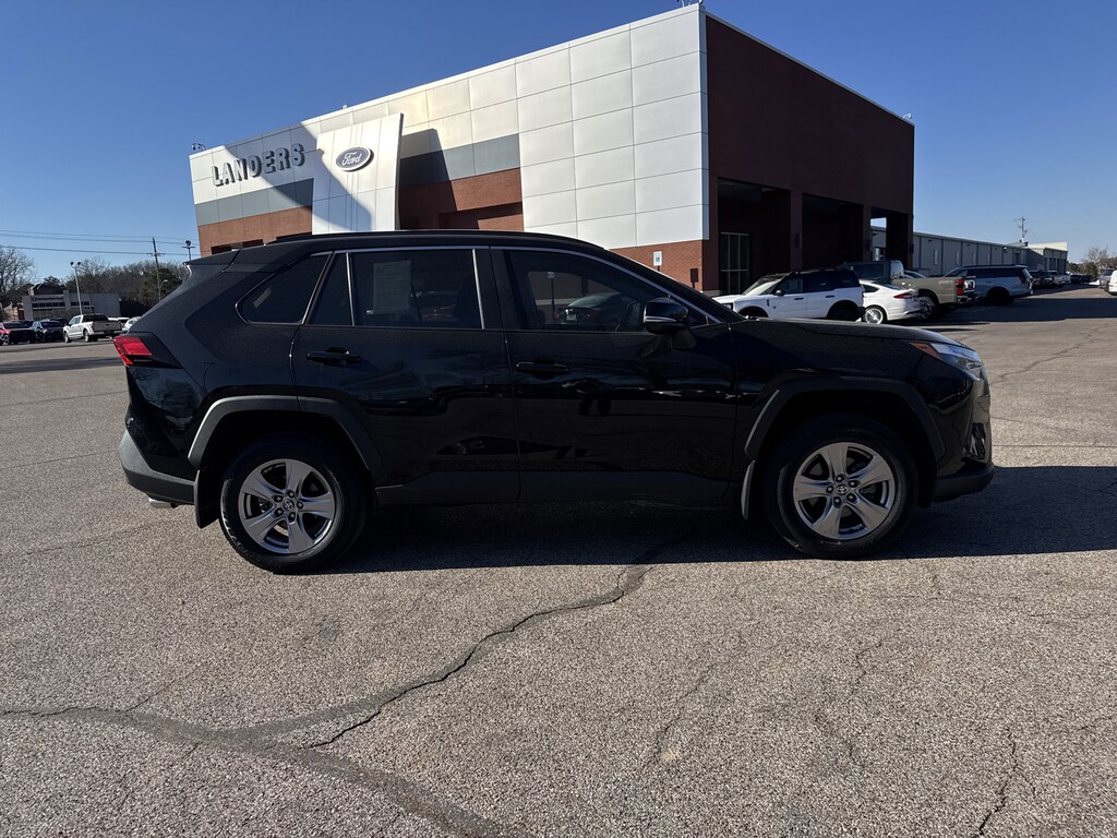 Used 2022 Toyota RAV4 XLE XLE AWD