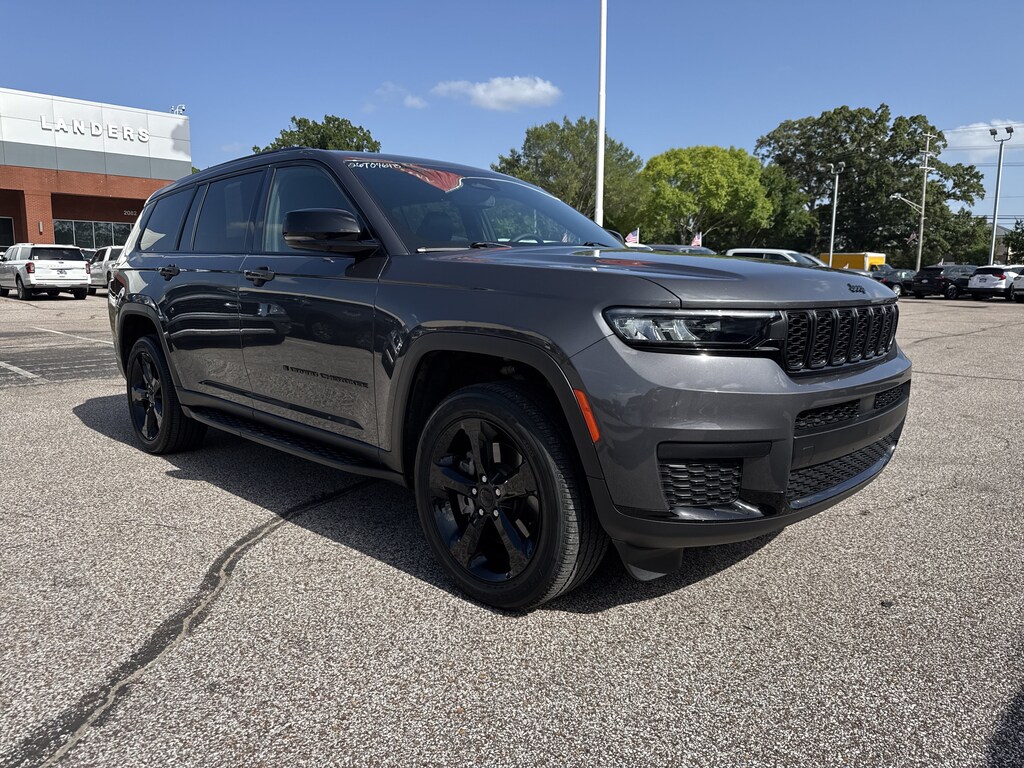 Used 2023 Jeep Grand Cherokee L Altitude X 4x4