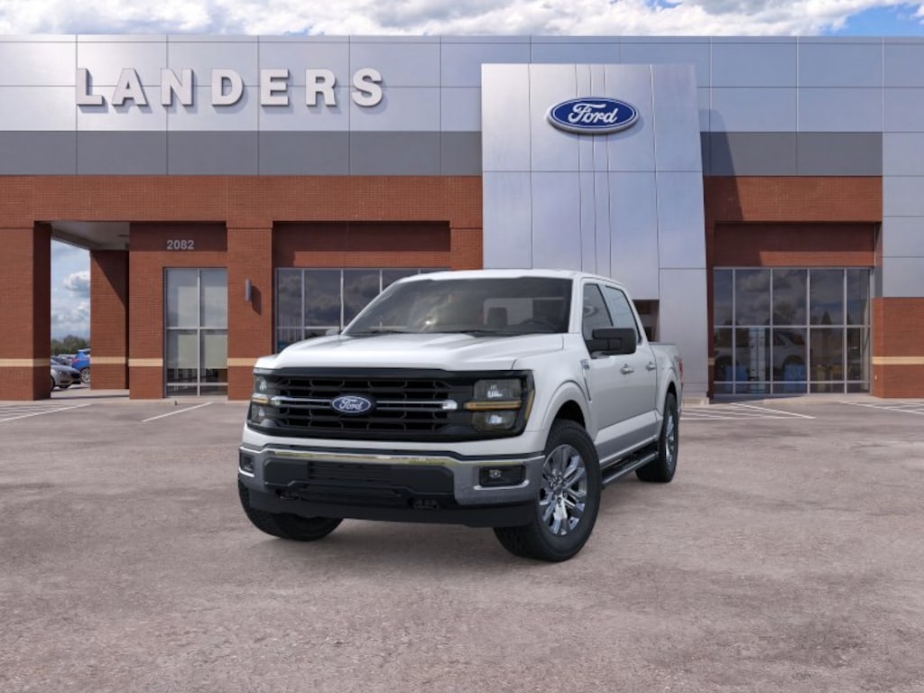 New 2026 Ford F-150 XLT XLT 4WD SuperCrew 5.5 Box