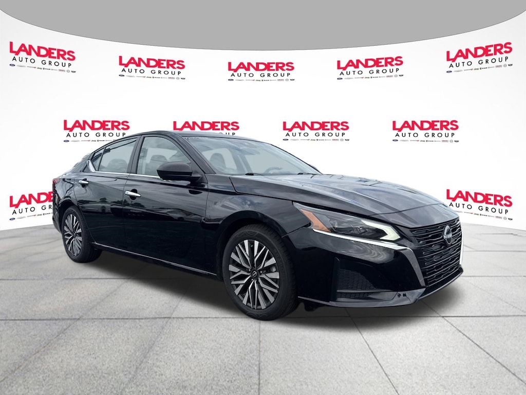 Used 2024 Nissan Altima 2.5 SV Sedan