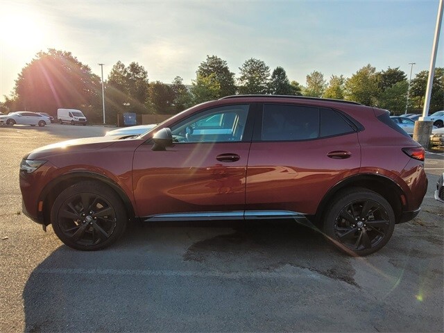 2022 Buick Envision Essence photo 4