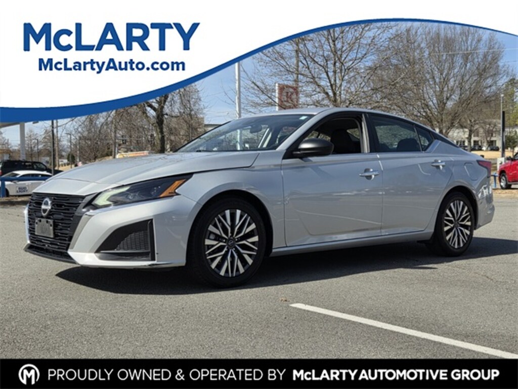 Used 2024 Nissan Altima 2.5 SV Sedan