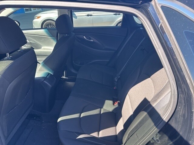 2018 Hyundai Elantra GT Base photo 2
