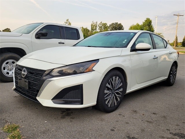 2023 Nissan Altima 2.5 SV photo 2