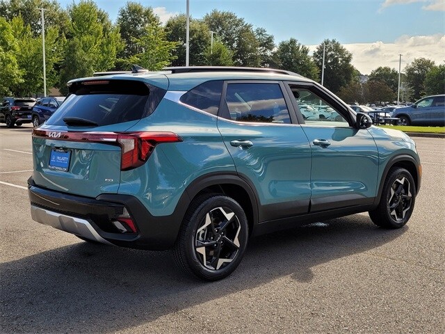 2024 Kia Seltos EX photo 2