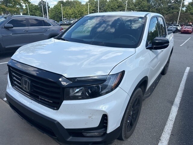 2023 Honda Ridgeline Black Edition photo 2