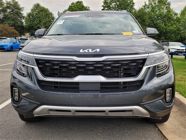 2023 Kia Seltos SX photo 2
