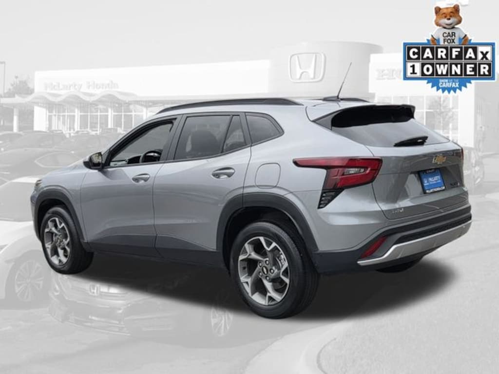 Used 2025 Chevrolet Trax LT SUV