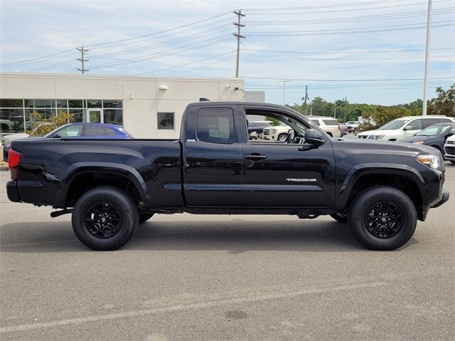 Used 2022 Toyota Tacoma SR5 with VIN 3TYSZ5AN8NT087807 for sale in Little Rock, AR