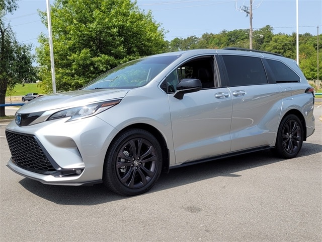 Used 2022 Toyota Sienna XSE with VIN 5TDDRKEC7NS099085 for sale in Little Rock, AR