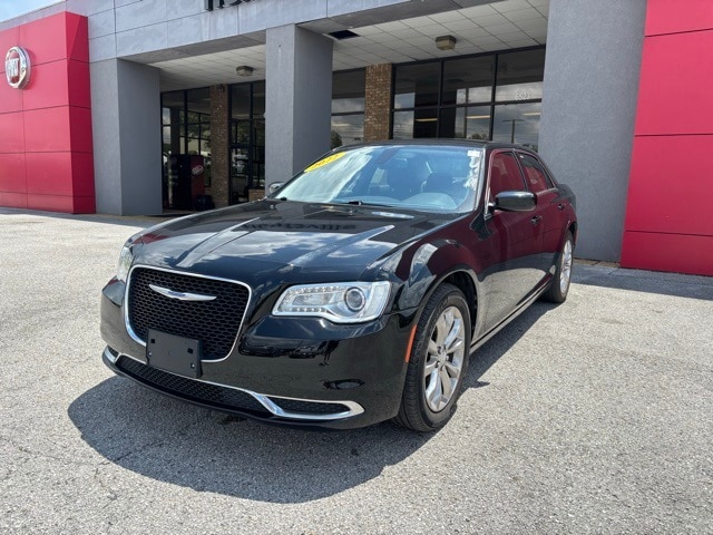 Used 2022 Chrysler 300 Touring with VIN 2C3CCARG2NH199392 for sale in Huntsville, AL