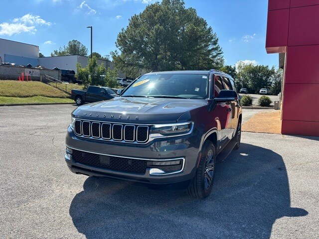 2024 Jeep Wagoneer Base photo 2