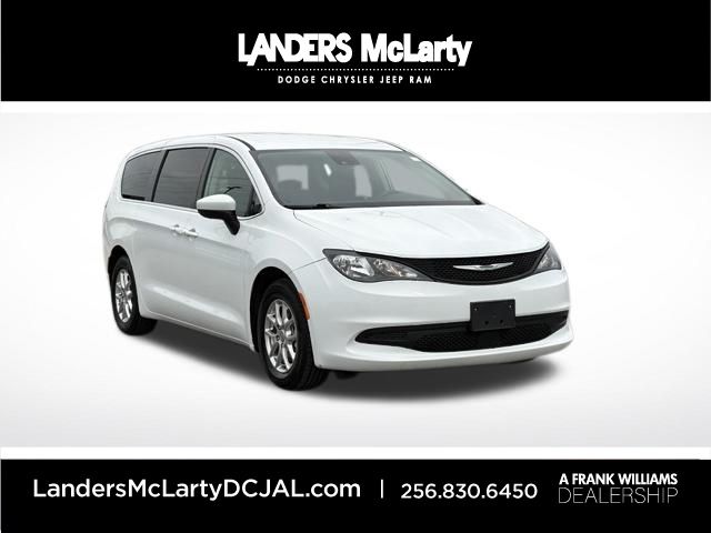 2023 Chrysler Voyager LX's photo