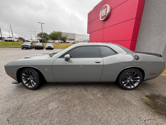 2023 Dodge Challenger R/T Scat Pack photo 3