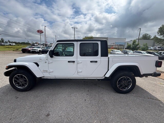 2023 Jeep Gladiator Overland photo 3