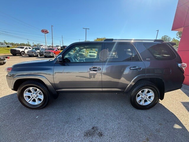 2023 Toyota 4Runner SR5 photo 3