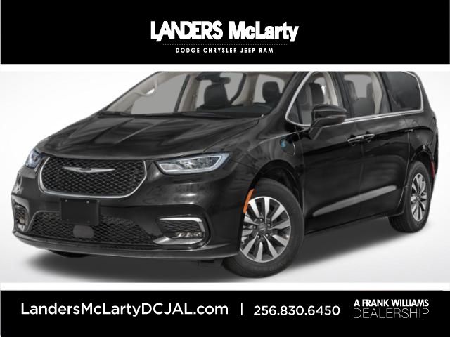 2024 Chrysler Pacifica Hybrid Select PHEV's photo