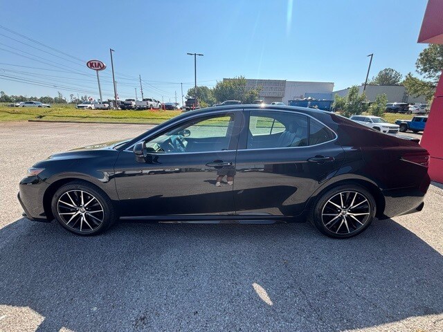 2024 Toyota Camry SE photo 3