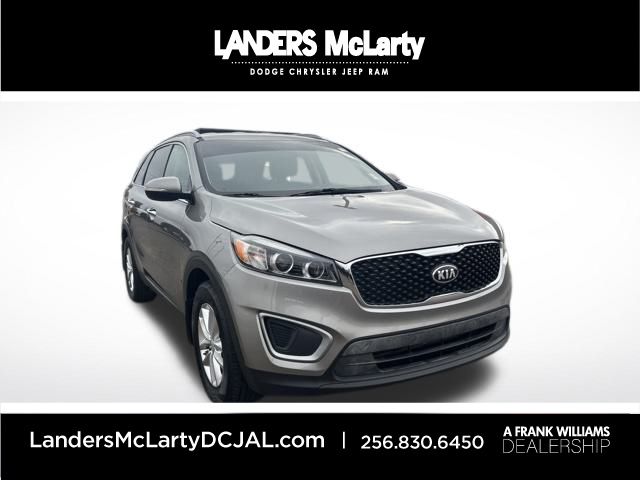 2017 Kia Sorento LX's photo
