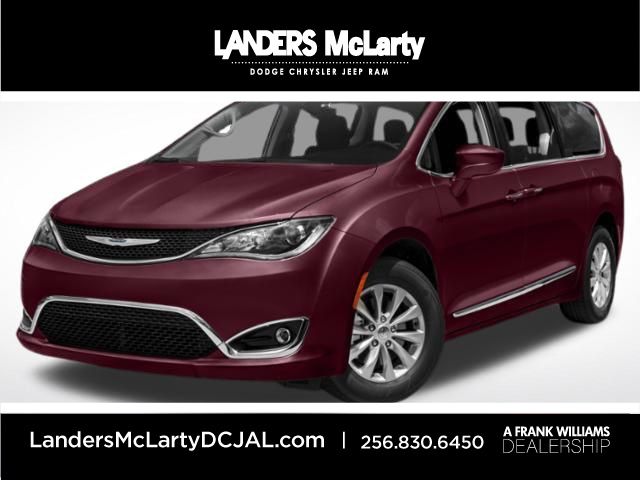 2019 Chrysler Pacifica Limited's photo