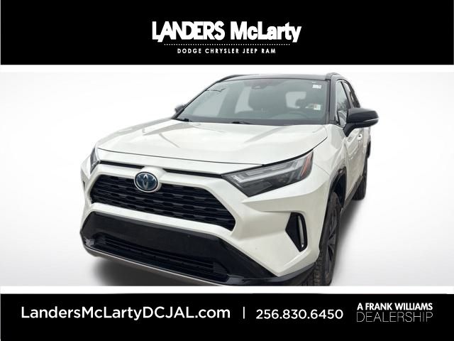 2022 Toyota RAV4 XSE's photo