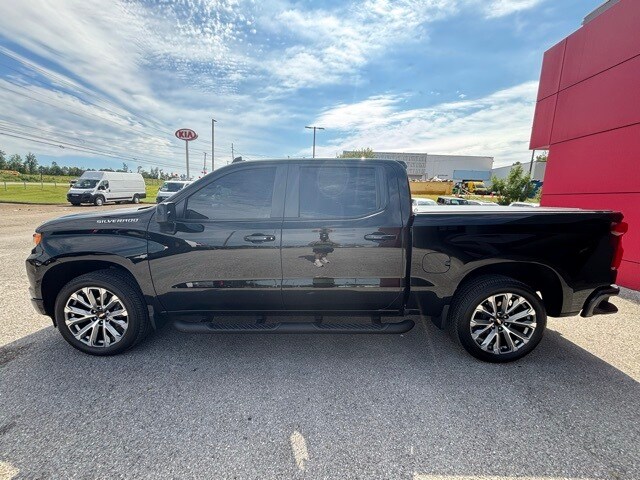 2023 Chevrolet Silverado 1500 RST photo 3