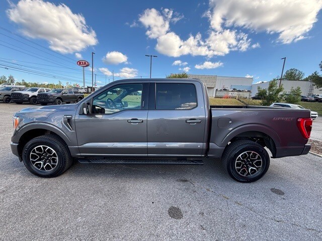 2021 Ford F-150 XLT photo 2
