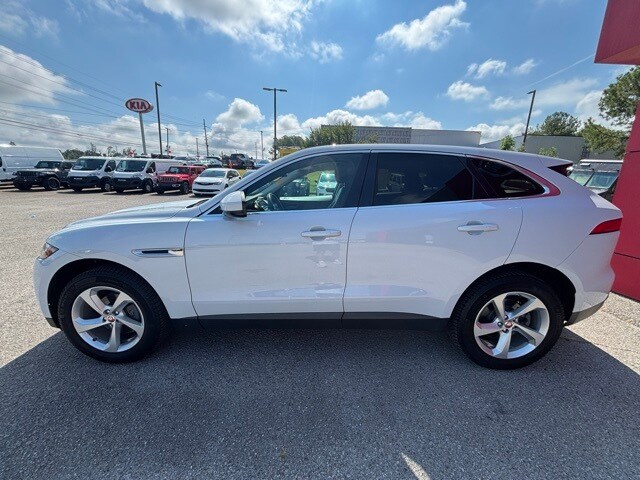 2020 Jaguar F-PACE Premium photo 3