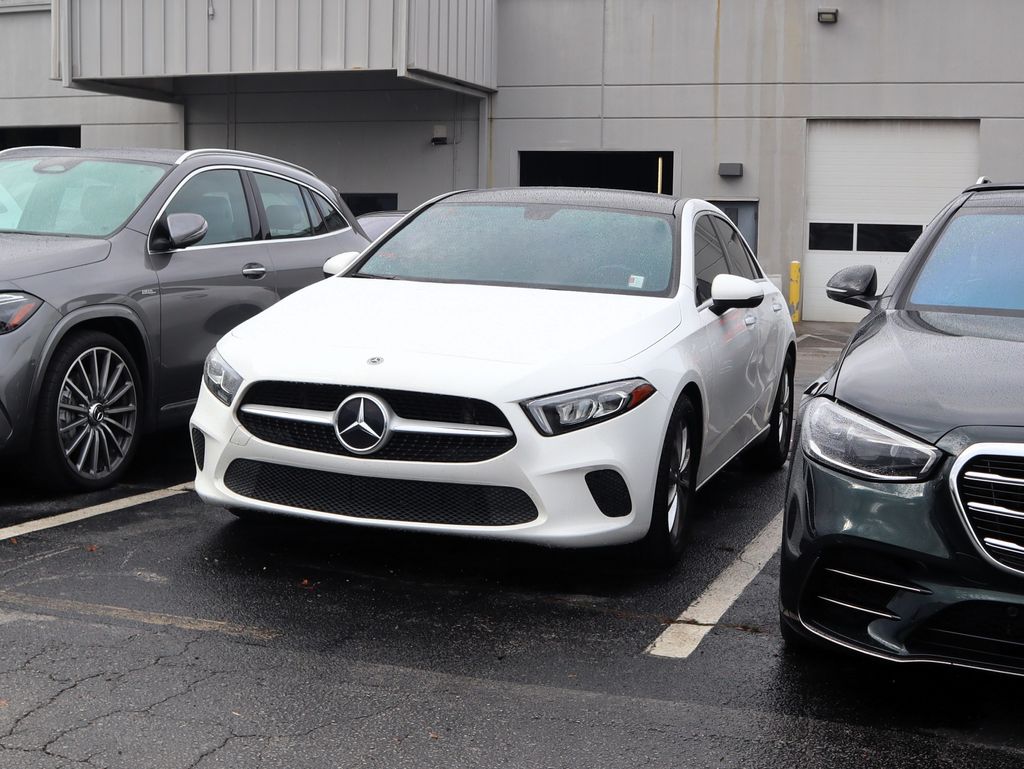 2021 Mercedes Benz A 220 photo 2