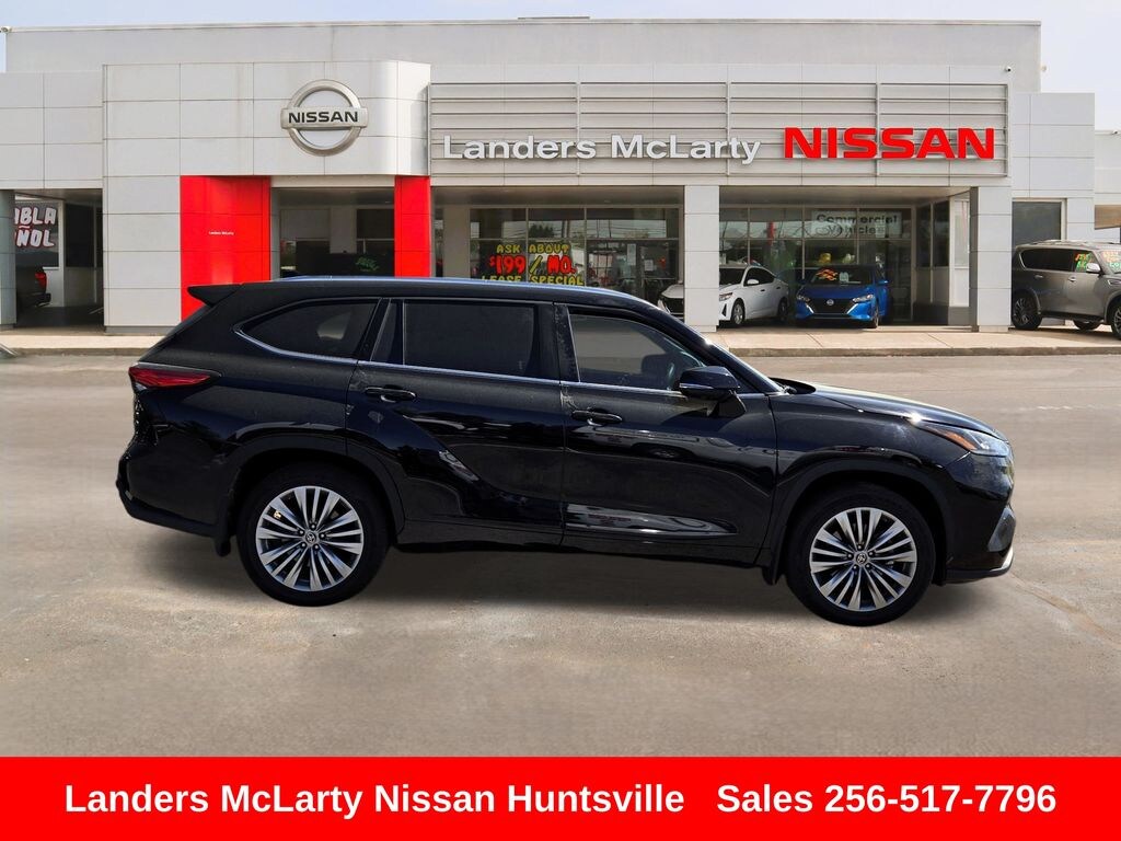 Used 2023 Toyota Highlander L SUV