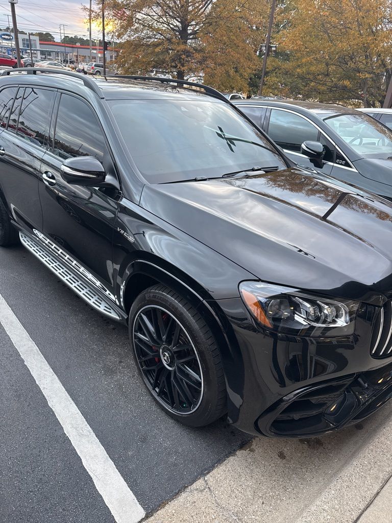 2025 Mercedes Benz GLS AMG 63 photo 3