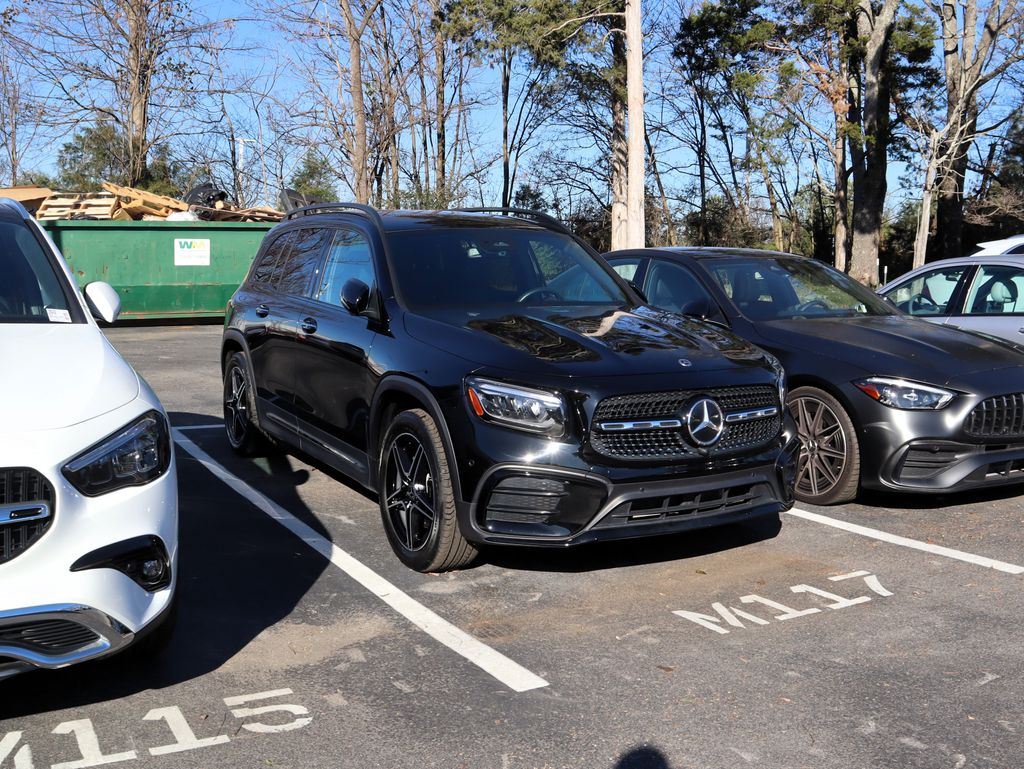 2025 Mercedes-Benz GLB Base's photo