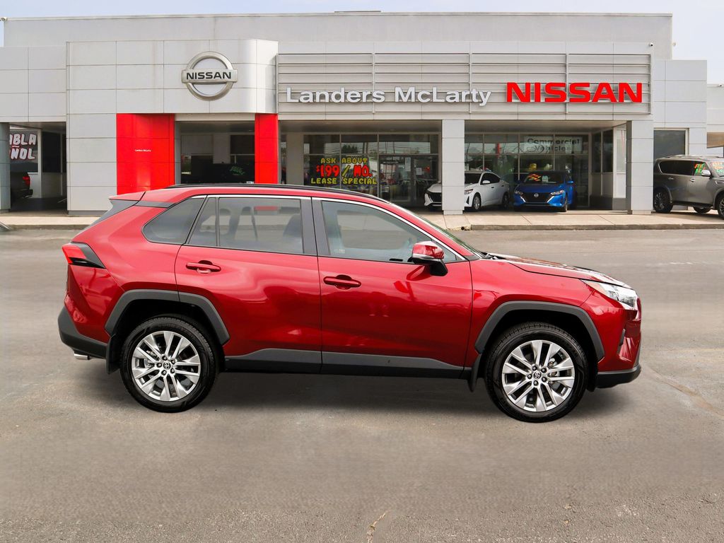 2024 Toyota RAV4 XLE Premium photo 2