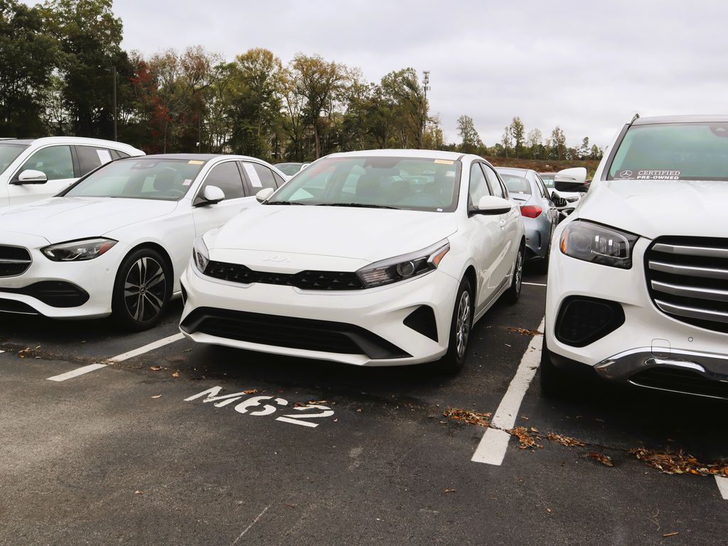 2024 Kia Forte LX photo 3