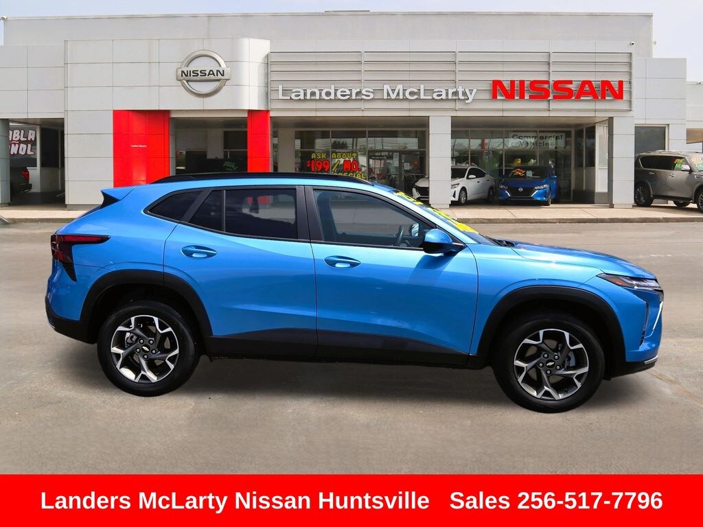 Used 2025 Chevrolet Trax LT SUV