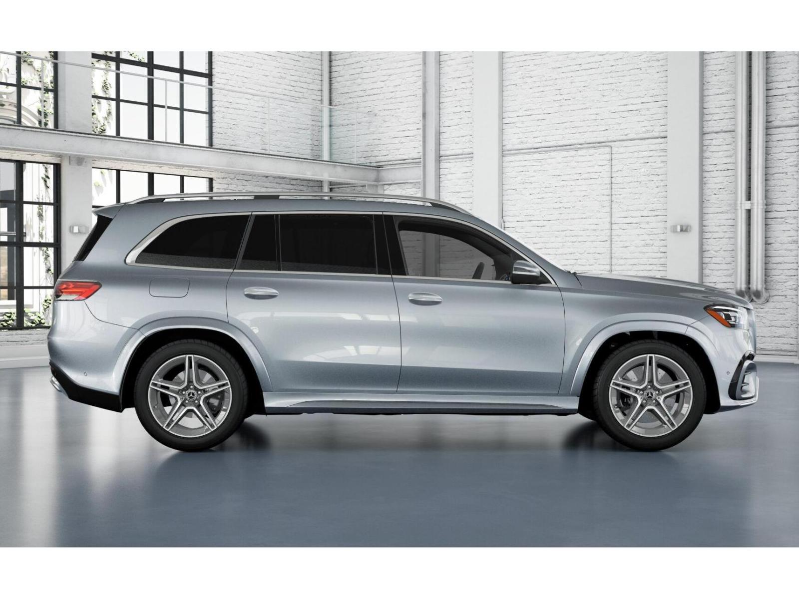 2025 Mercedes Benz GLS 450 4MATIC photo 2