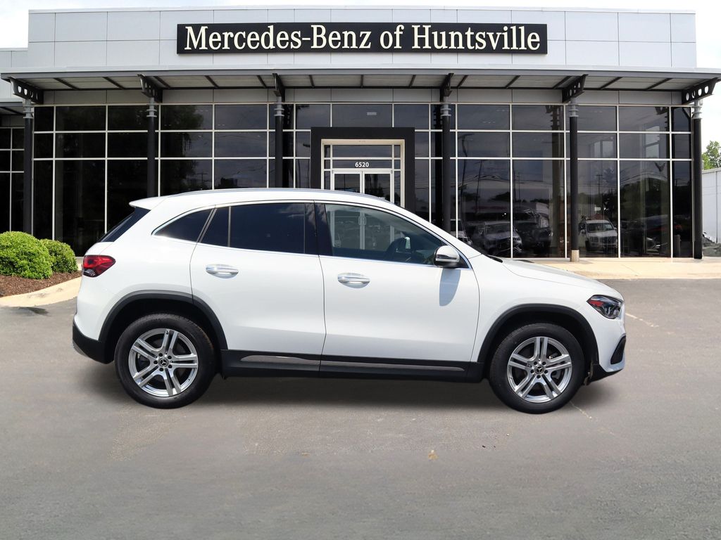 2022 Mercedes Benz GLA 250 4MATIC photo 2