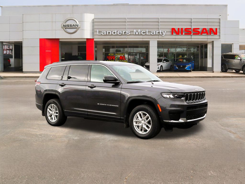 2025 Jeep Grand Cherokee L Laredo's photo