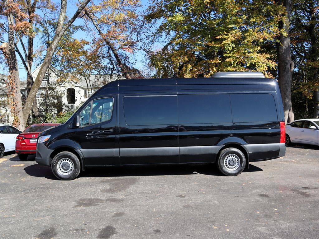 Image of 2025 Mercedes-Benz Sprinter 2500 Passenger 170 WB Minivan/Van