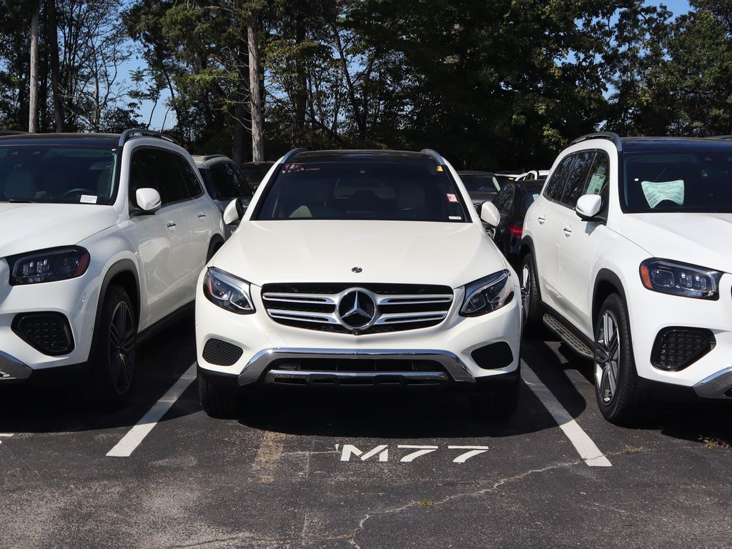 2018 Mercedes Benz GLC 300 photo 2