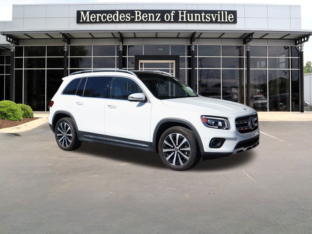 2022 Mercedes-Benz GLB Base's photo