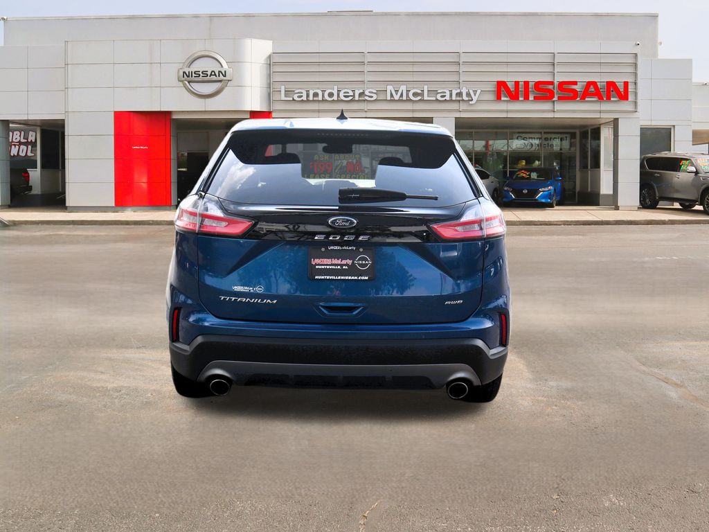 2024 Ford Edge Titanium photo 2